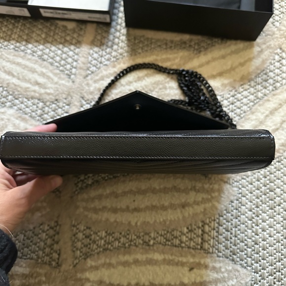 YSL Monogram Large Wallet on chain in Grained Leatherr - Picture 3 of 15